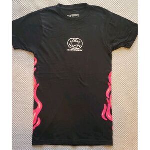 BRAND NEW Bad Bunny - T SHIRT‎ - Pink Flames Design Men's Size XS Black